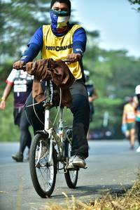 BIB: 
                            <button type="button" onclick="openModal(10124053)" class="btn btn-primary btn-sm float-right btn-popup" data-toggle="modal" data-target=".modal-high-quality">
                        <i class="fas fa-shopping-cart"></i> Add to Cart
                    </button>
                                            <button type="button" onclick="isThisMe(10124053, true)" class="btn btn-success btn-sm float-right btn-popup btn-isme hidden" data-toggle="tooltip" data-placement="bottom" title="นี่คือรูปของคุณใช่ไหม คลิกที่นี่เพื่อเอาเข้าอัลบั้ม">
                        <i class="fas fa-plus"></i> Add to album
                    </button>
                    <button type="button" onclick="isThisMe(10124053, false)" class="btn btn-warning btn-sm float-right btn-popup btn-isnotme hidden">
                        <i class="fas fa-ban"></i> Remove from album
                    </button>